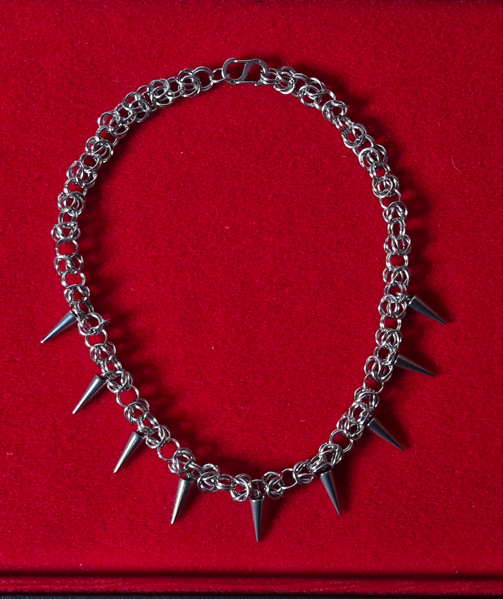 Collier evil goth