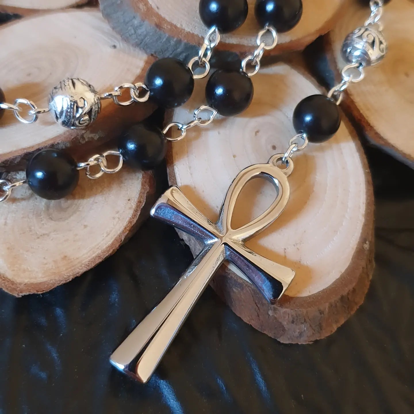 COLLIER ROCK-ANKH